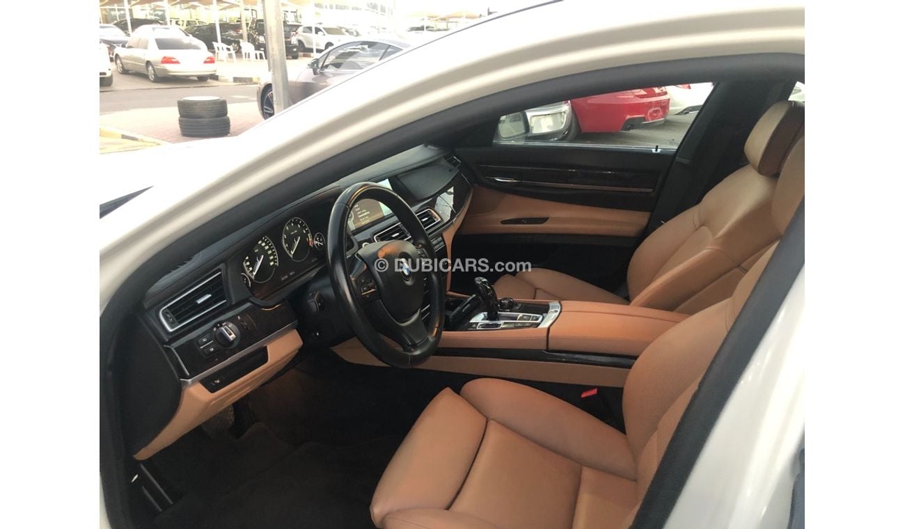 BMW 750Li BMW 750 model 2012 GCC car prefect condition full option sun roof leather seats back camera back air