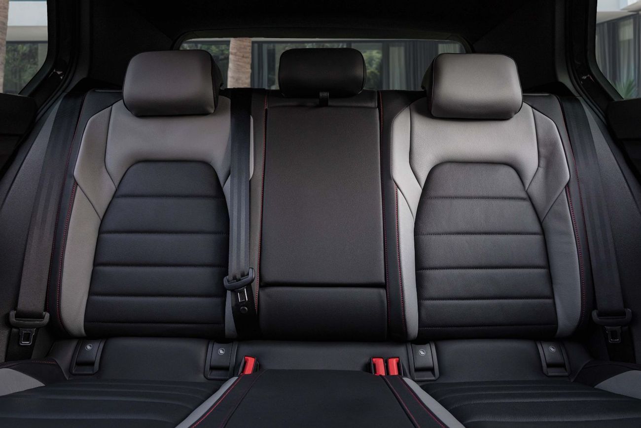 Volkswagen Golf GTI | 2,732 P.M | 0% Downpayment | VW Warranty | Leather Seats | Pristine!