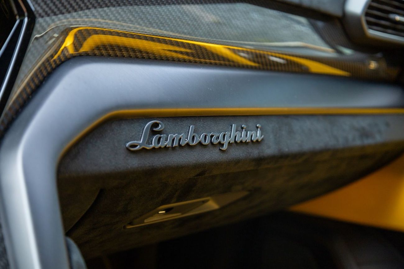 Lamborghini Urus STD 4.0T V8