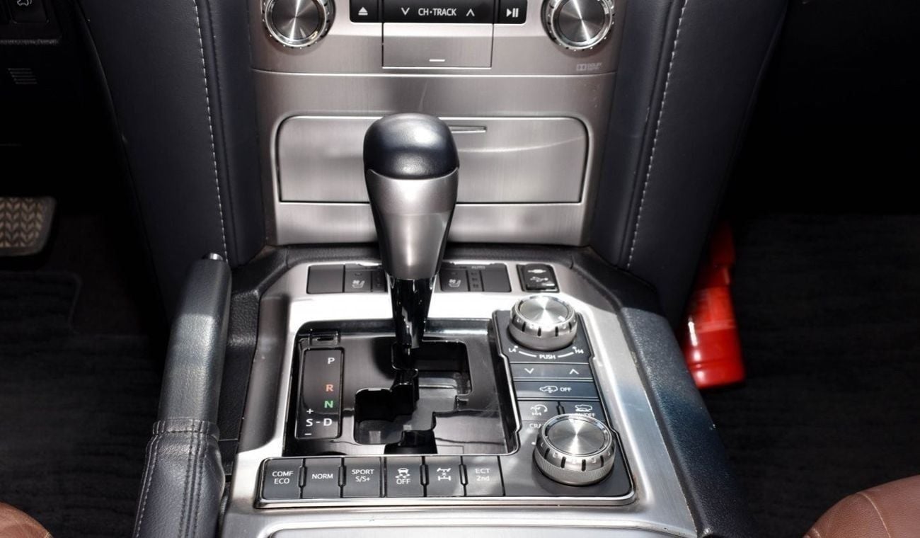 Toyota Land Cruiser TOYOTA LAND CRUISER VXR 5.7L 4WD