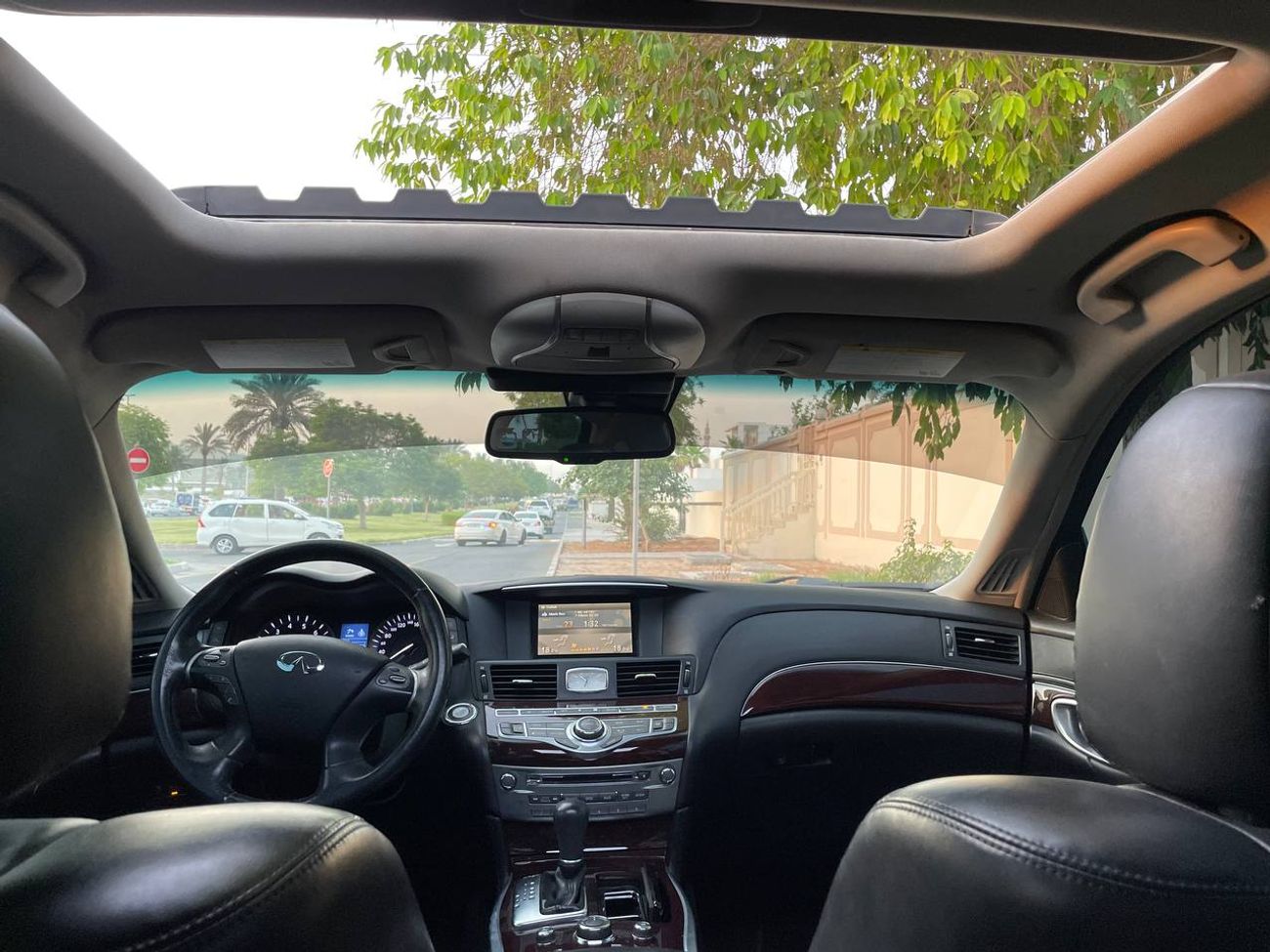 Infiniti Q70 Luxury 3.7L