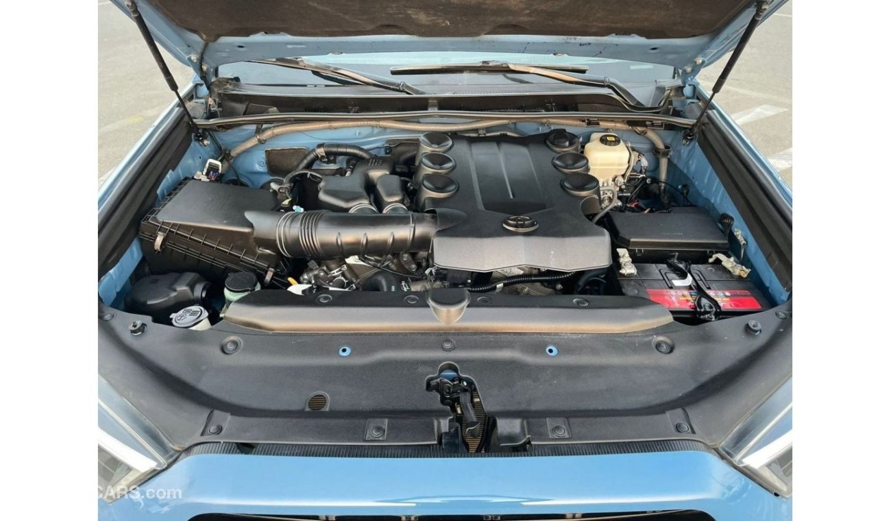 تويوتا 4Runner 2018 Toyota 4Runner 4x4 TRD Off Road Pro With Special Rare Blue Color / EXPORT ONLY