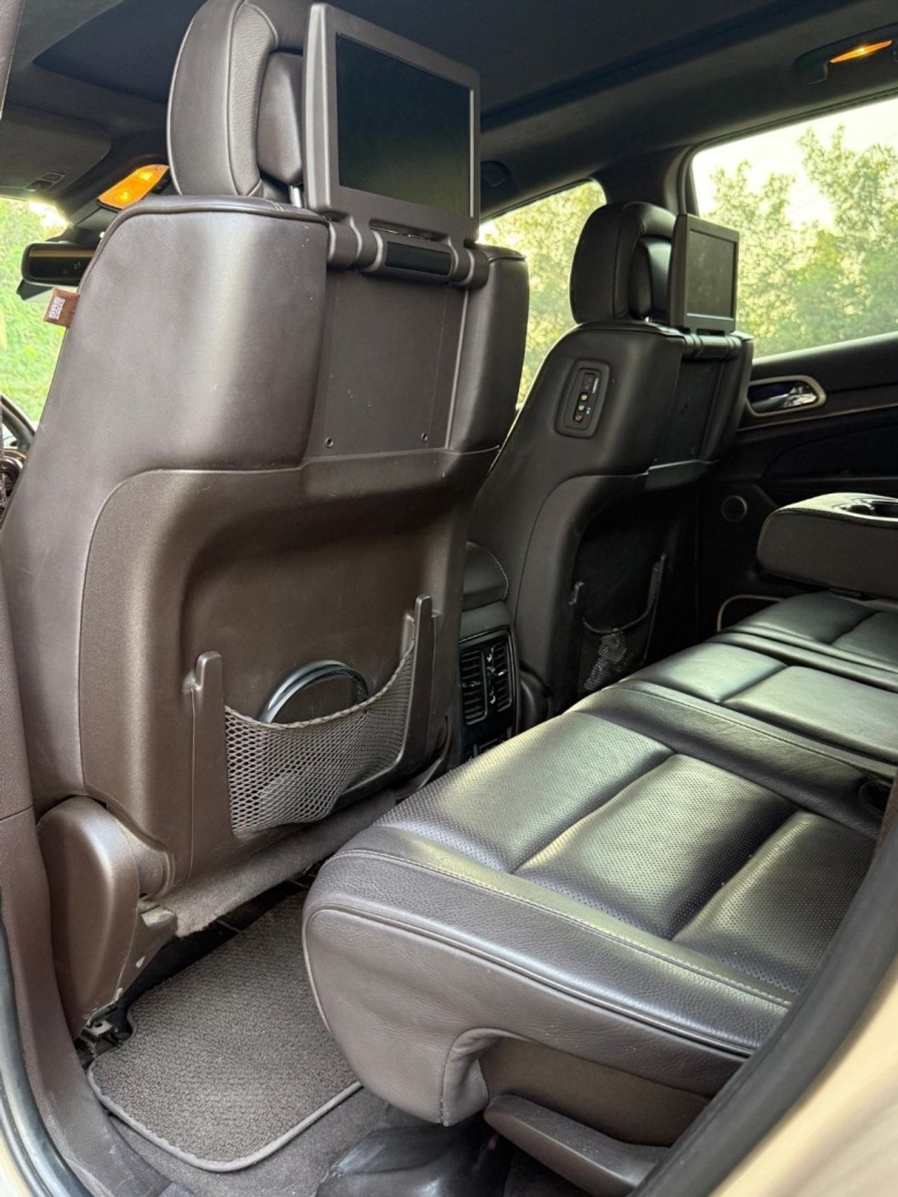 جيب جراند شيروكي Summit 5.7L (350 HP)