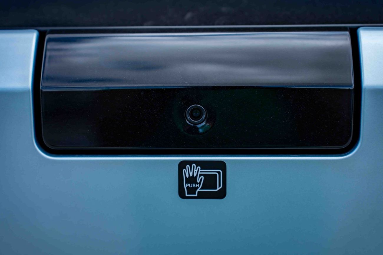 بي واي دي ليوبارد تيتانيوم 7 BYD LEOPARD 7 - Model 2025 - 1.5L turbo hybrid - And electric - Silver color outside - White color i