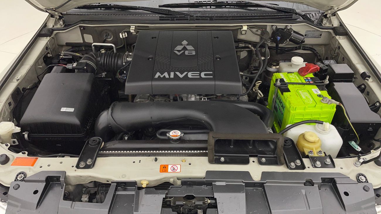 ميتسوبيشي باجيرو GLS HIGHLINE 3.8 | بدون دفعة مقدمة | اختبار القيادة في المنزل