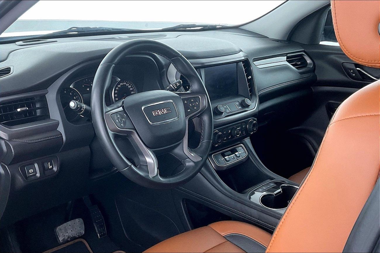 جي أم سي أكاديا AT4 | National Day Celebration | شامل الضمان | 0 ﺪﻔﻋﺓ ﺃﻮﻟﻯ