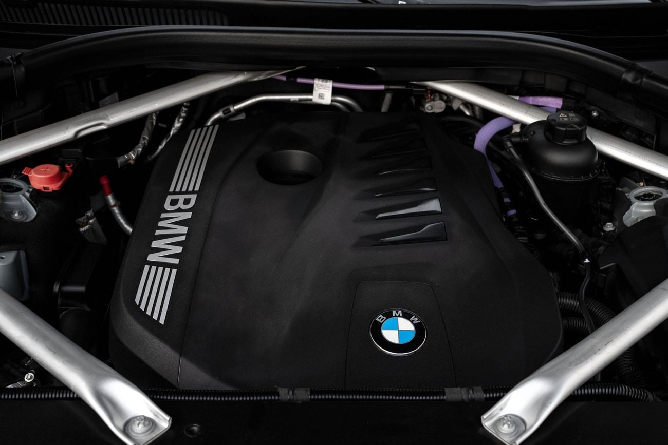 بي أم دبليو X7 xDrive40i M Sport X7 xDrive40i M-Kit | 6,463 P.M | 0% Downpayment | BMW WARRANTY!