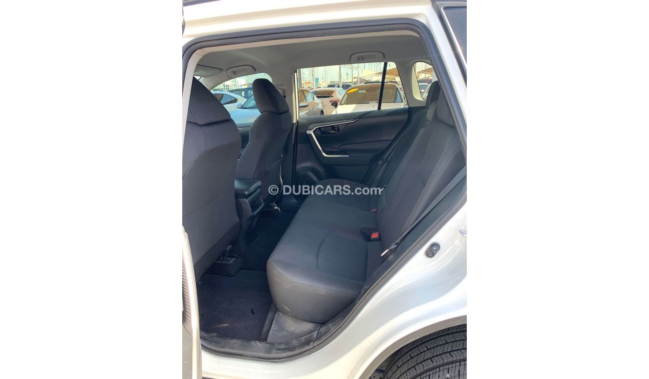 تويوتا راف ٤