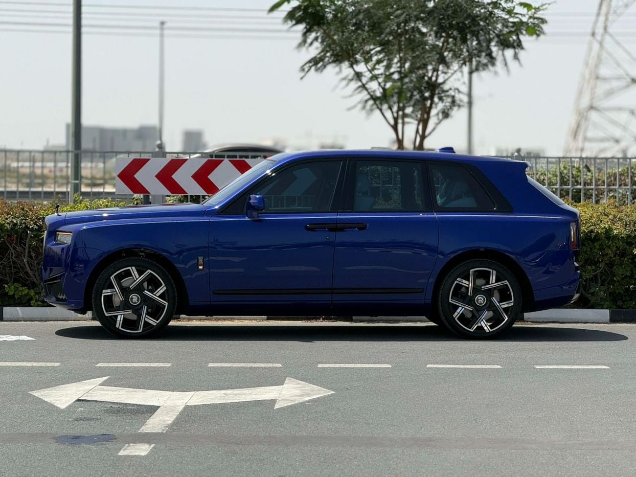 رولز رويس كولينان GCC SPEC NEAT AND CLEAN LESS KILOMETER