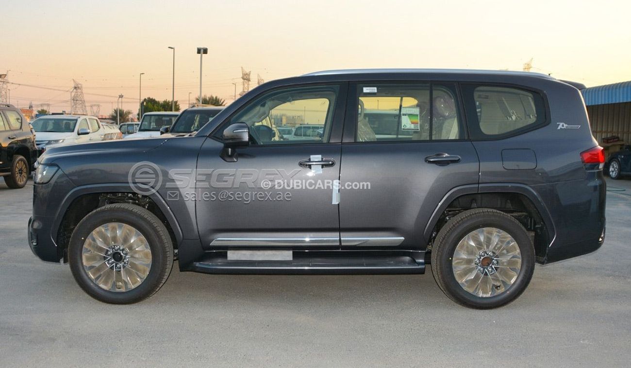 Toyota Land Cruiser LC300 3.3L DSL 4WD AT with rear differential lock, sunroof, 20R Alloy wheel, 360