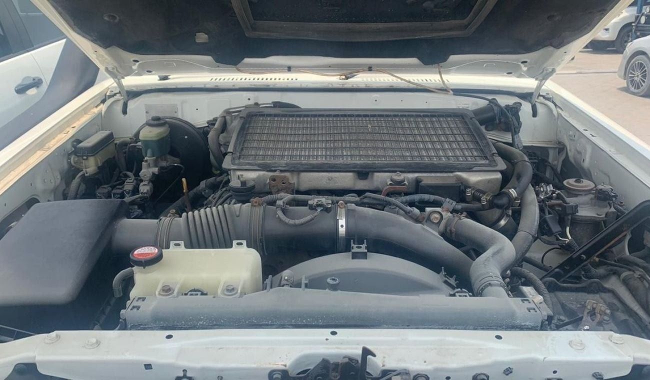 تويوتا لاند كروزر 70 Diesel 4.5 Liter Right Hand Drive 5 Doors