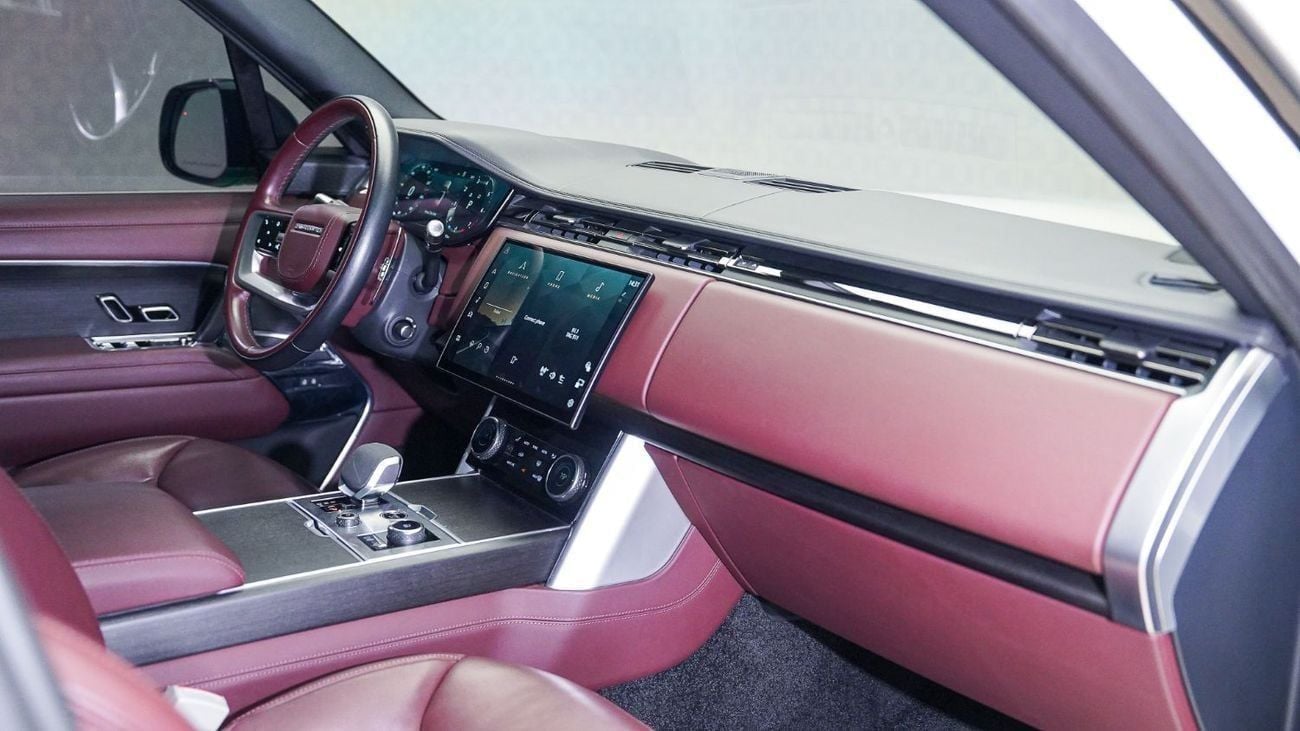 Land Rover Range Rover Autobiography P530 4.4L Range Rover P530 Autobiography | AED 8,853 PM | Low KM, SV Styling, 24in Whe