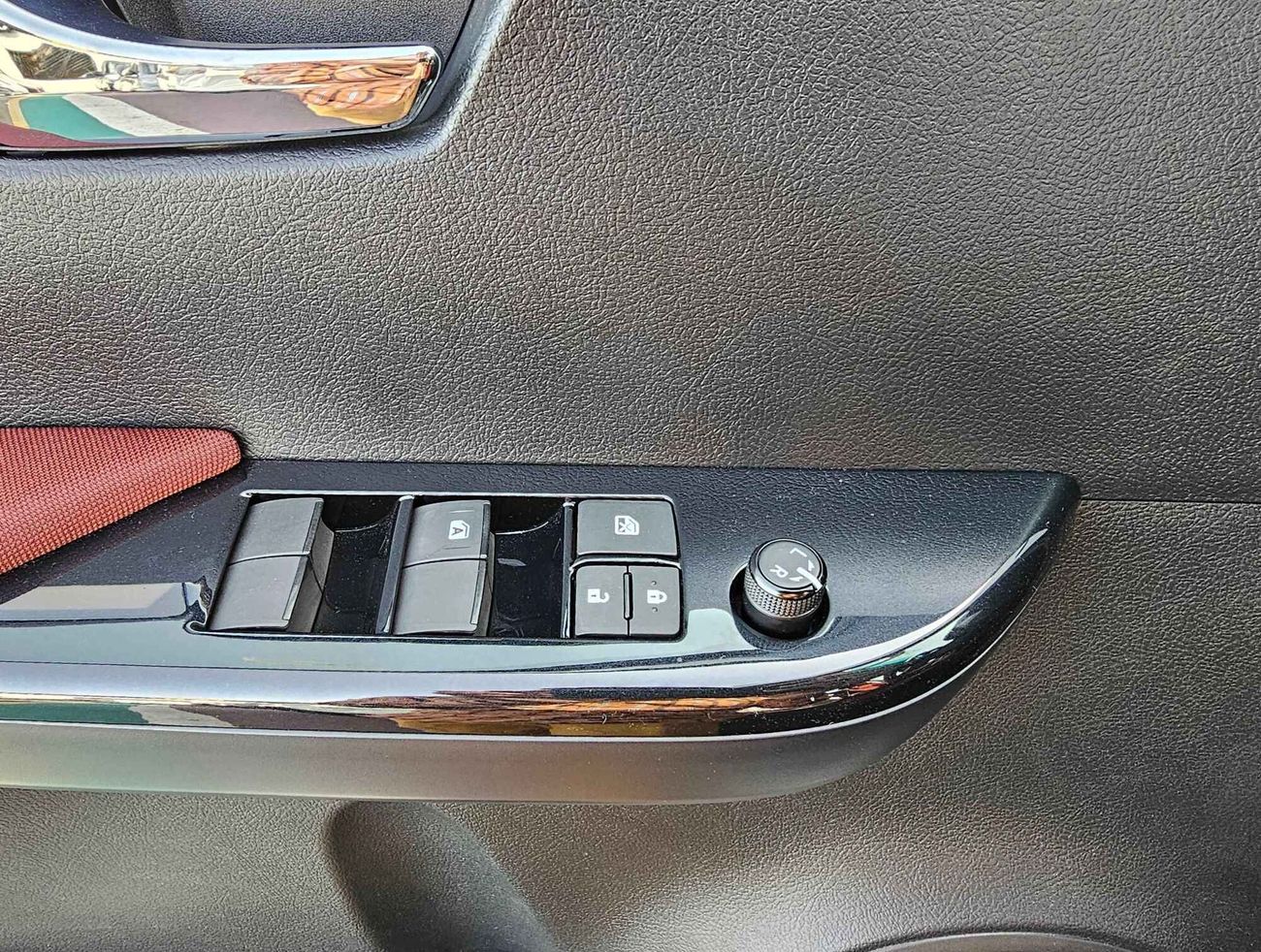 Toyota Hilux A/T, 2.7L PETROL, DVD + CAMERA, AUTO A/C, 4WD (CODE # HPDWAM2)