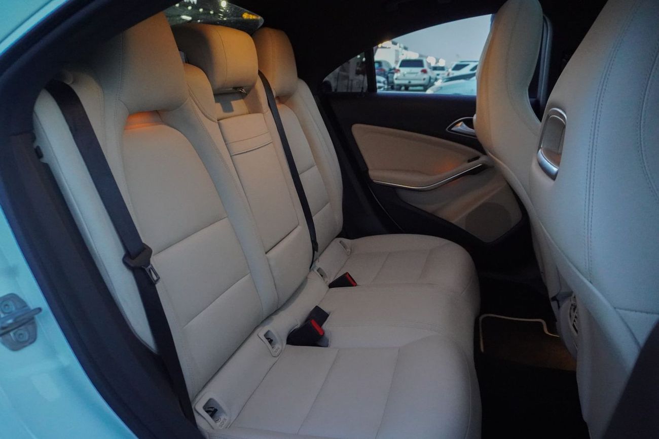 Mercedes-Benz CLA 250 4MATIC