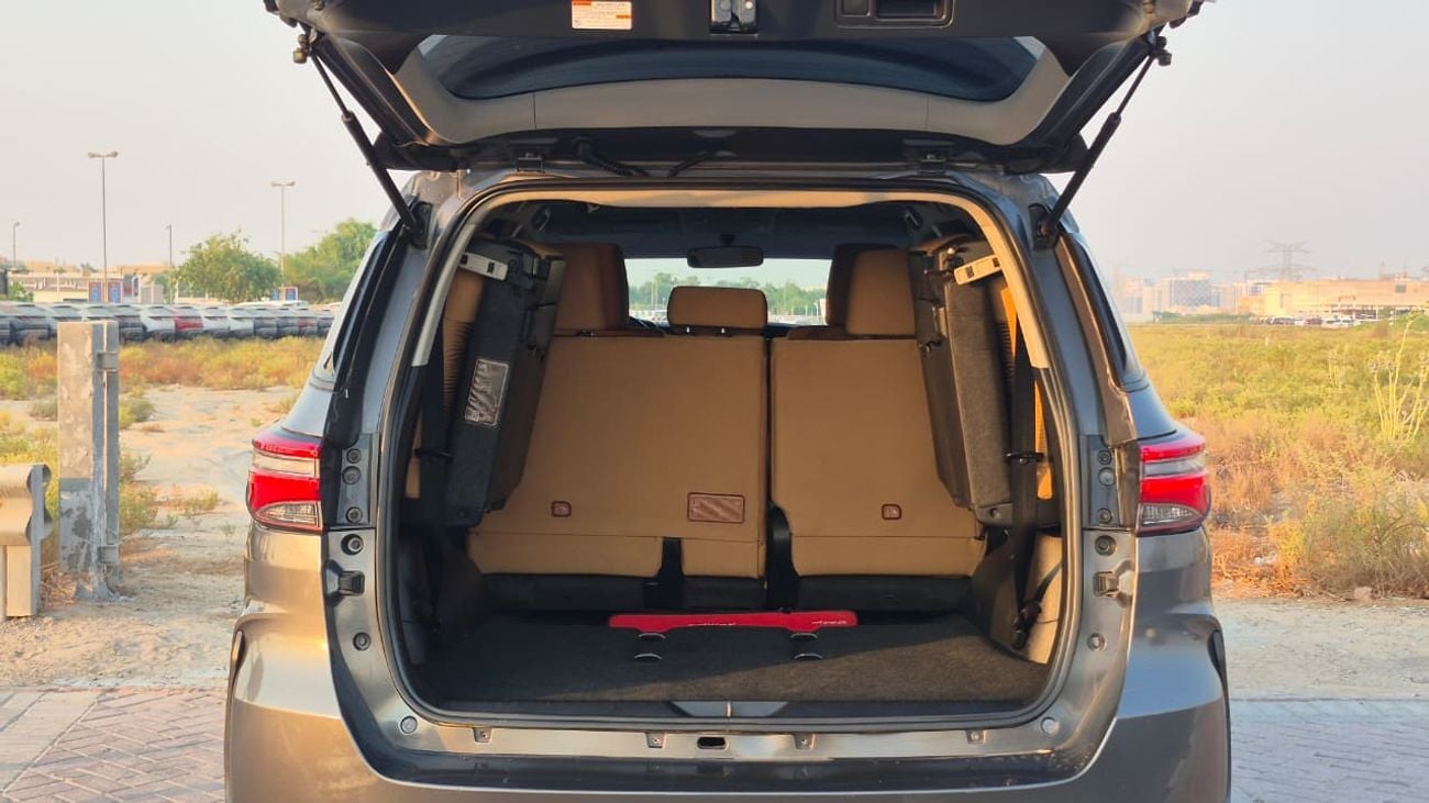 Toyota Fortuner GXR 4.0L (278 HP)