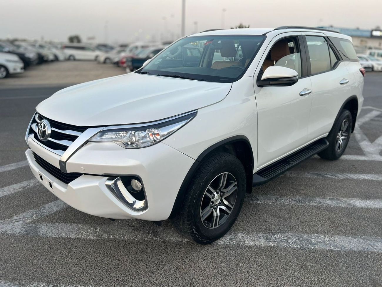 Toyota Fortuner 2020 TOYOTA FORTUNER EXR - 2.7L . v4 - PARKING SENSOR - GASOLINE / PETROL ⛽️ - BLUETOOTH  PLAY - GCC