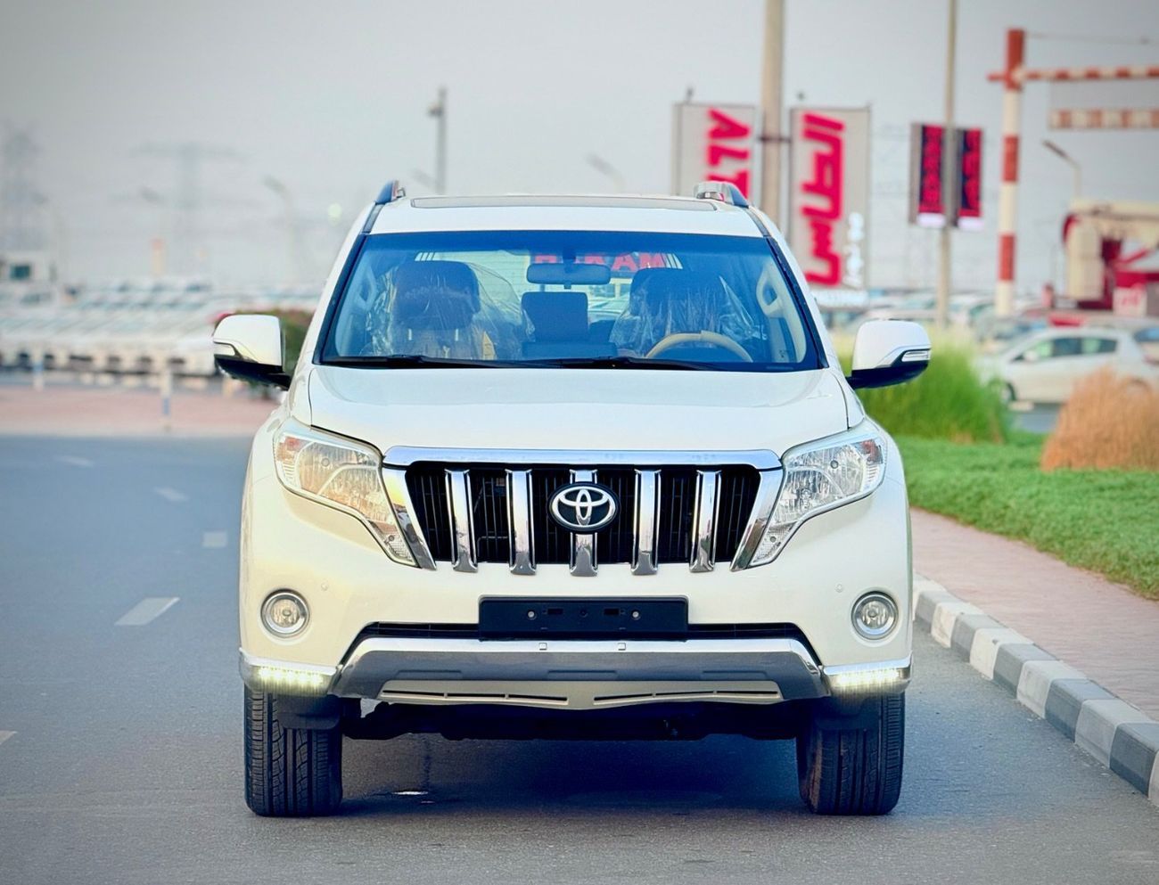 تويوتا برادو 2017 VXR V4 Full Option Top Of The Range Very Clean And Perfect condition