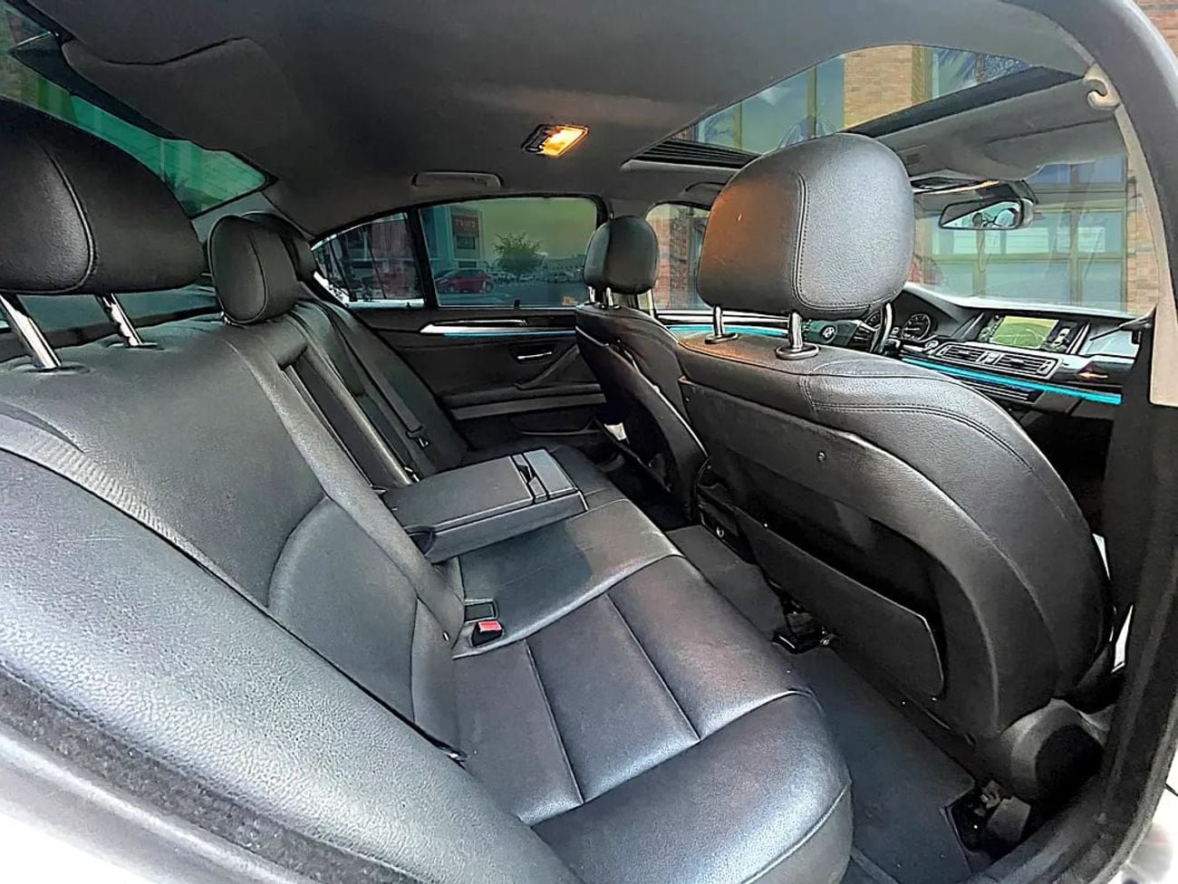 بي أم دبليو 520i 1,800 P.M | 5 SERIES | 520i |EXCLUSIVE | GCC | ORIGINAL PAINT