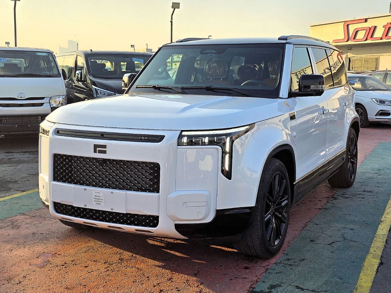 روكس أداماس (EXPORT ONLY) ROX Adamas vip 6 seats (EREV)  A/T 4*4 SUV  White  color 2026 model