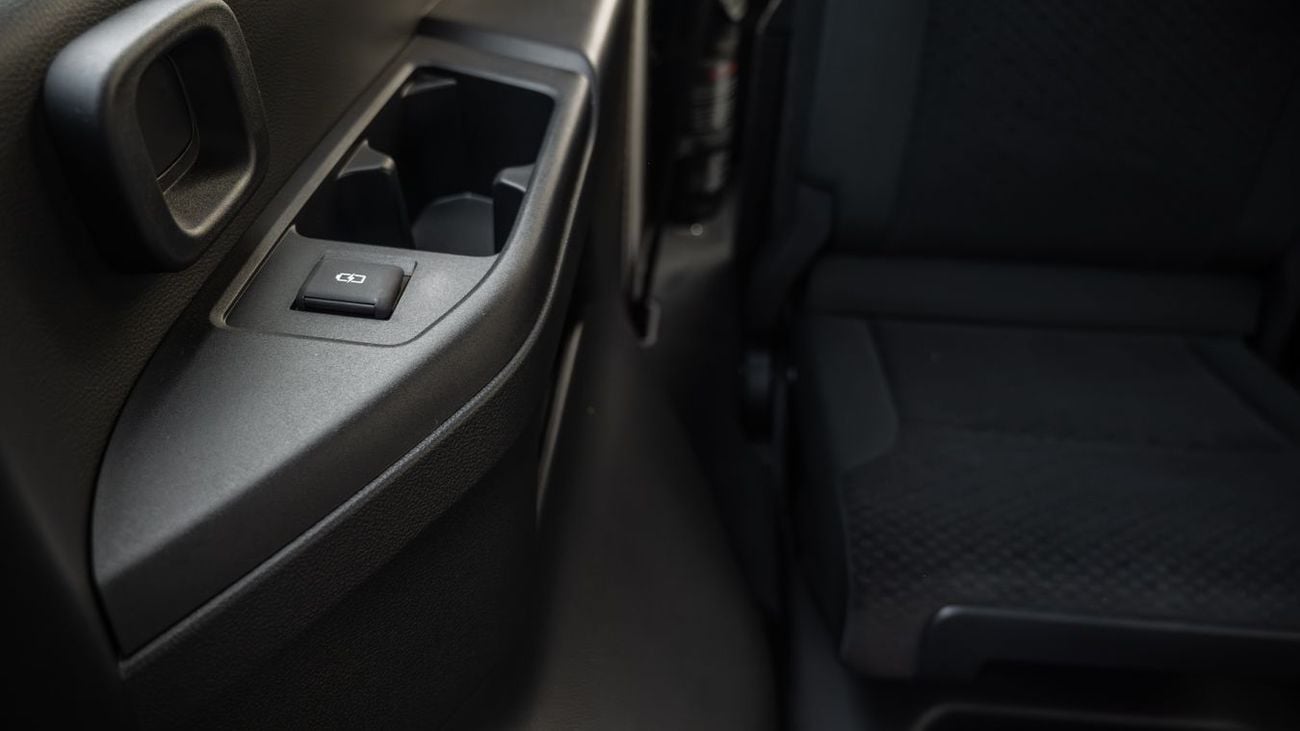 تويوتا لاند كروزر TOYOTA LANDCRUISER 4.0 GX STANDARD -2026YM