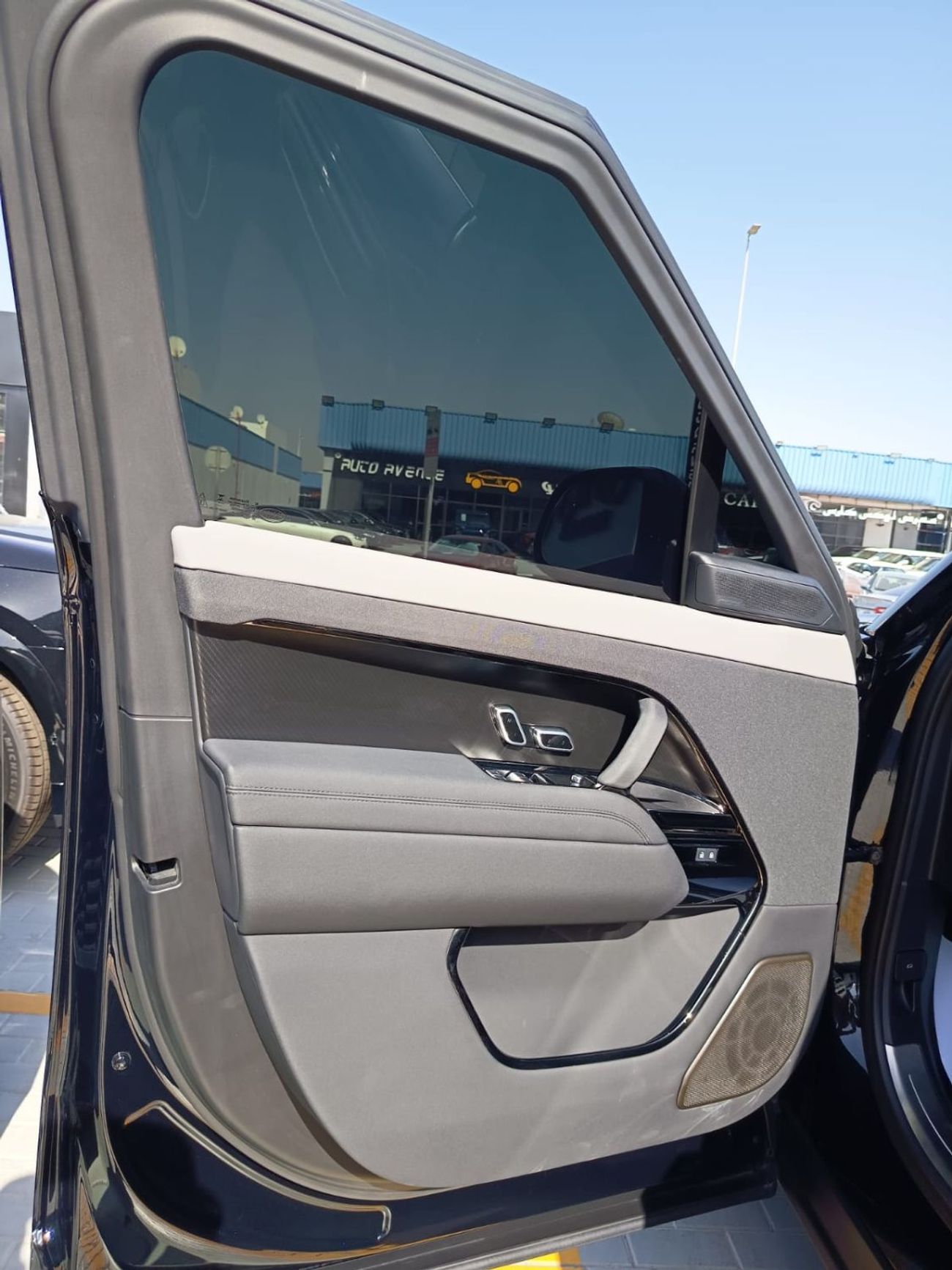 Land Rover Range Rover SV LWB P615