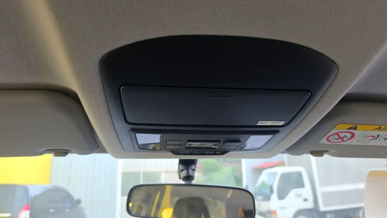 Toyota Hilux Hilux E 2.8L MT