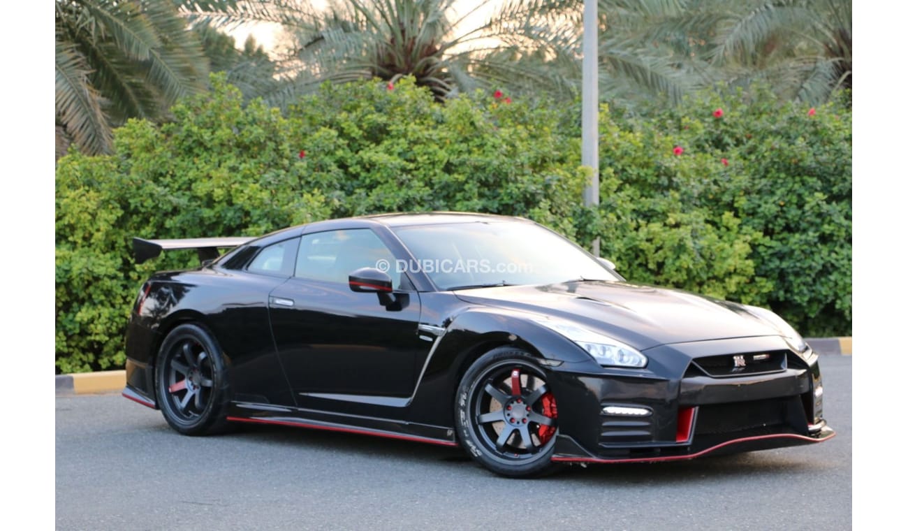 نيسان جي تي ار نيسان GT-R  خليجي بلاك اديشن خليجي فل كاربون فايبر بحاله ممتازه