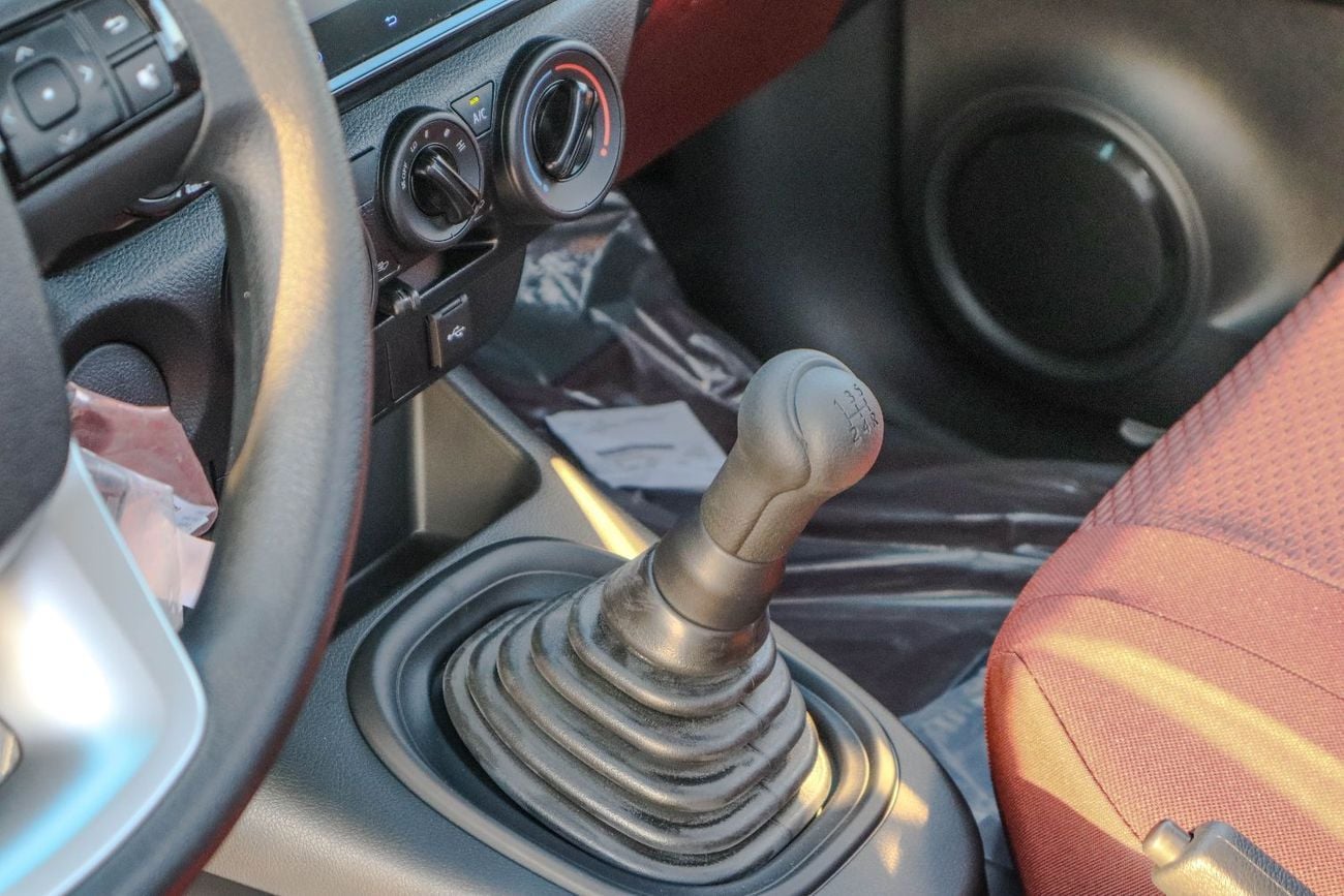 تويوتا هيلوكس GL 2.7L Single Cab Utility