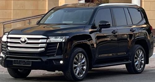 تويوتا لاند كروزر GXR 2022 Model LHD V6 LC300 Full Option GCC Specification