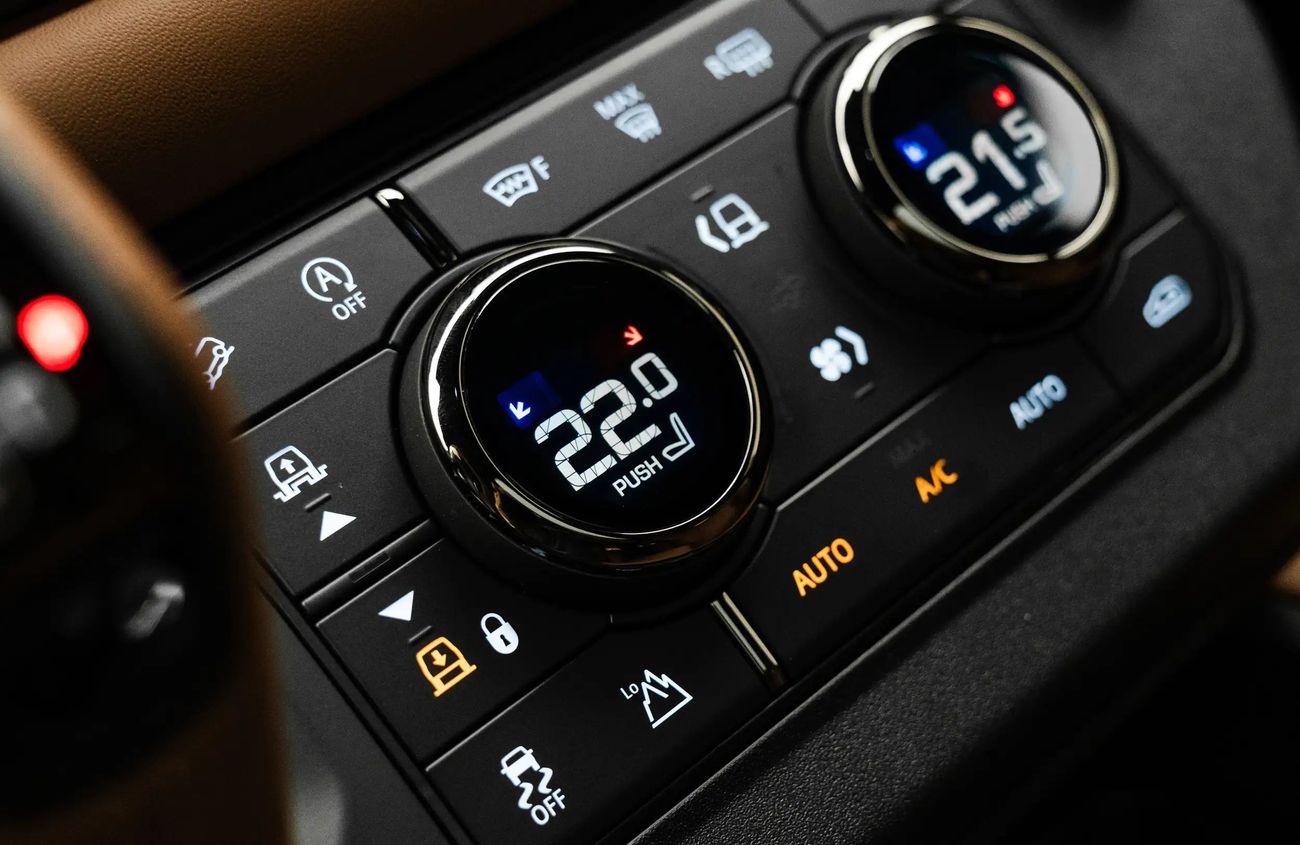 Land Rover Defender 4.4L V8 Twin-Turbo Mild Hybrid Engine