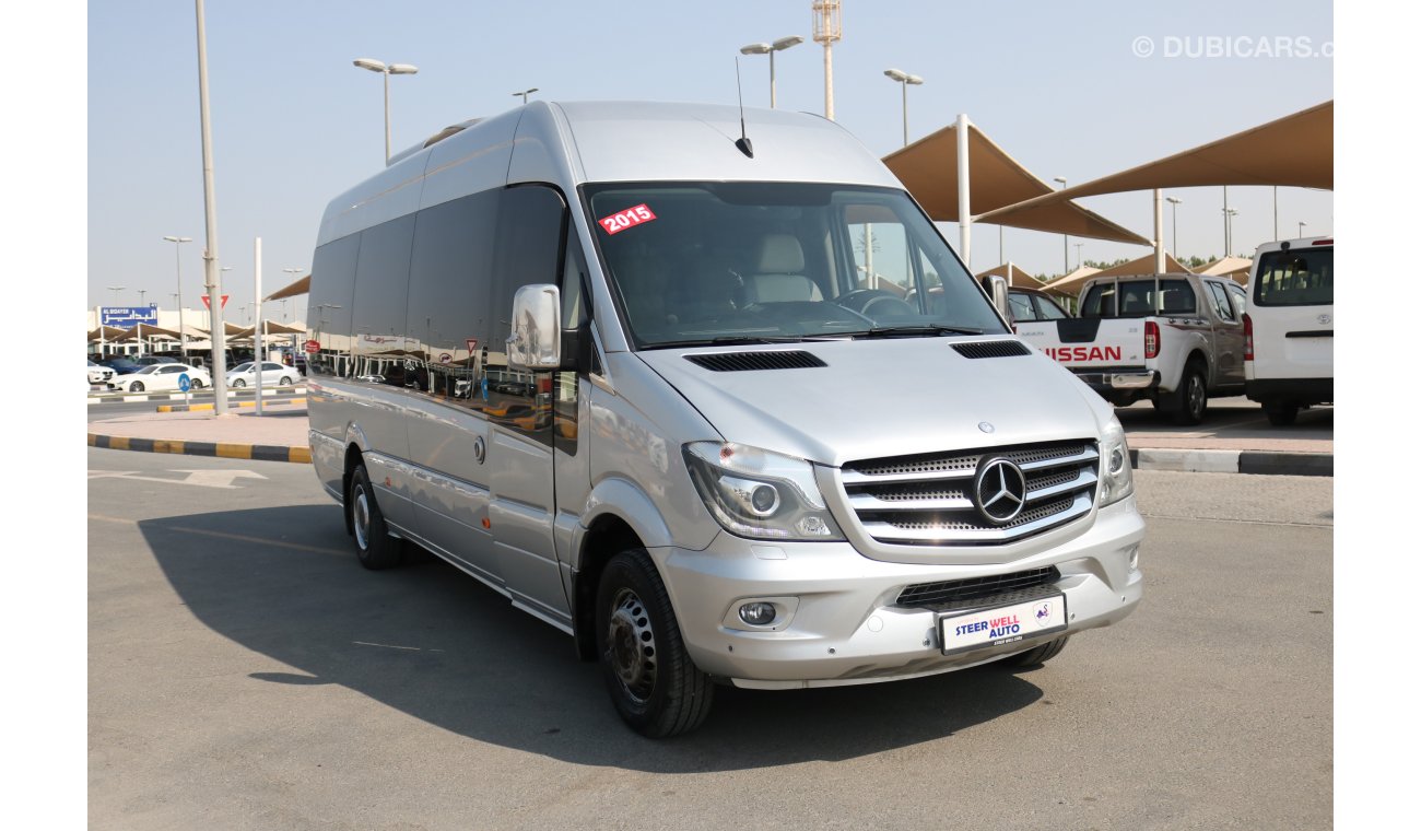 مرسيدس بنز سبرينتر 21 SEATER LUXURY PASSENGER VAN 2015 LOW MILEAGE WITH GCC SPECS