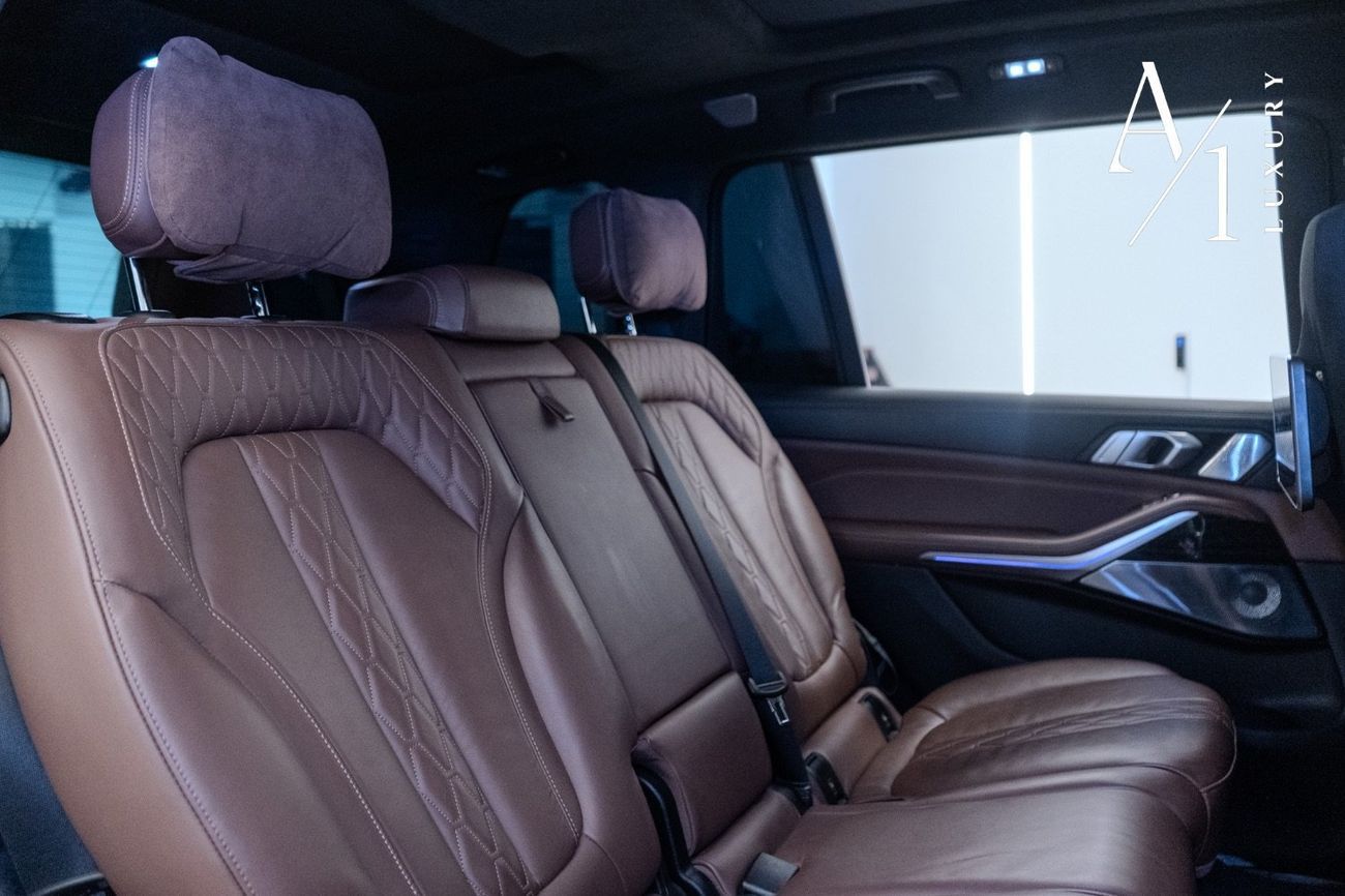 بي أم دبليو X7 M50i 4.4L (530 HP) 2022 BMW X7, Comes with Warranty, Service Contract Full Service History, GCC Spec