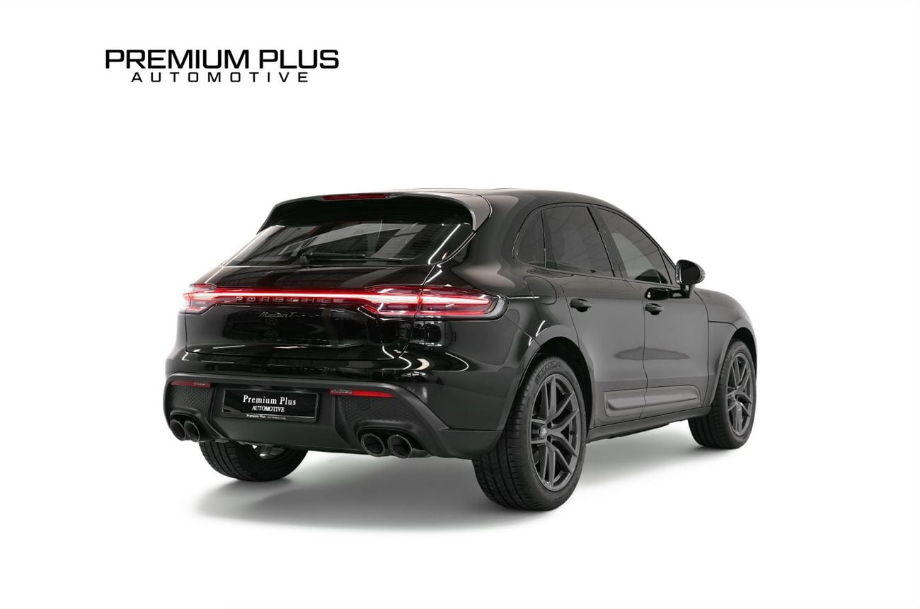 بورش ماكان T 2.0L (260 HP) 2024 Porsche Macan, Warranty, Full Porsche Service History, Sport Chrono Package, Ve