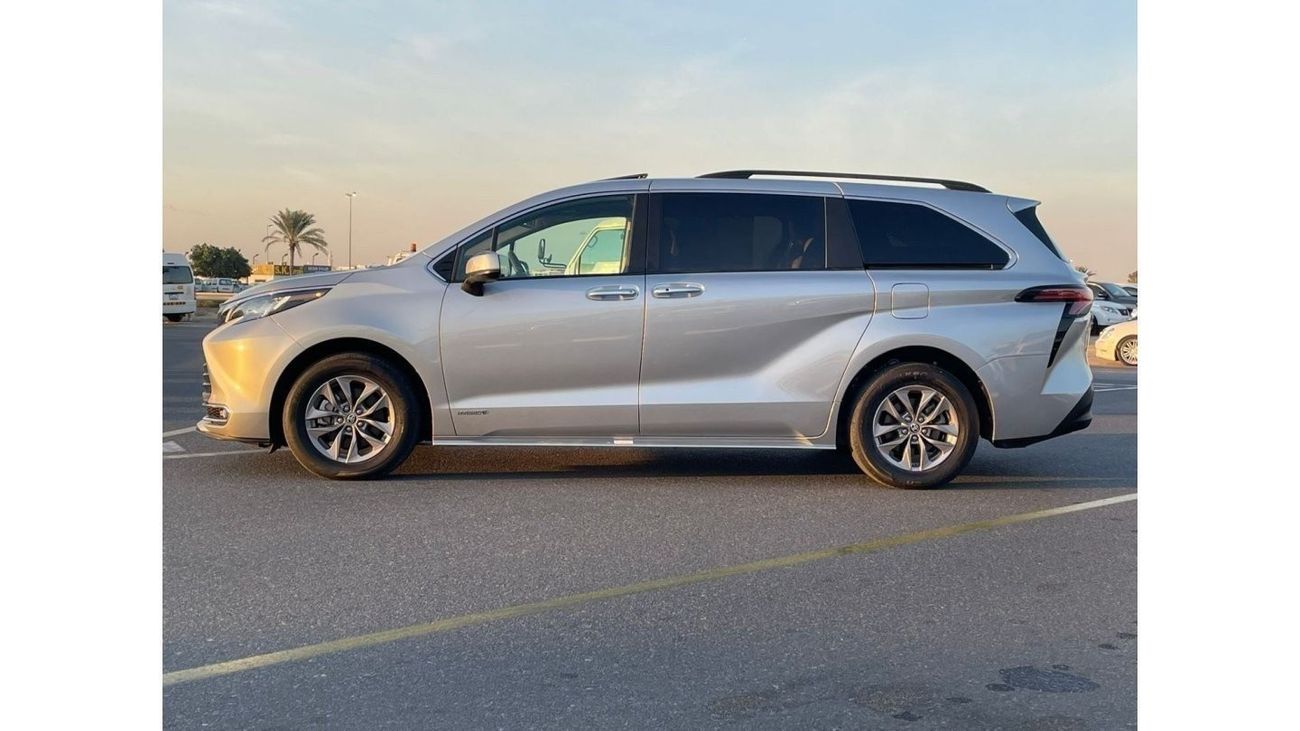 Toyota Sienna 2021 Toyota Sienna XLE Hybrid 2.5L V4 Full Option Automatic - 7 Seater