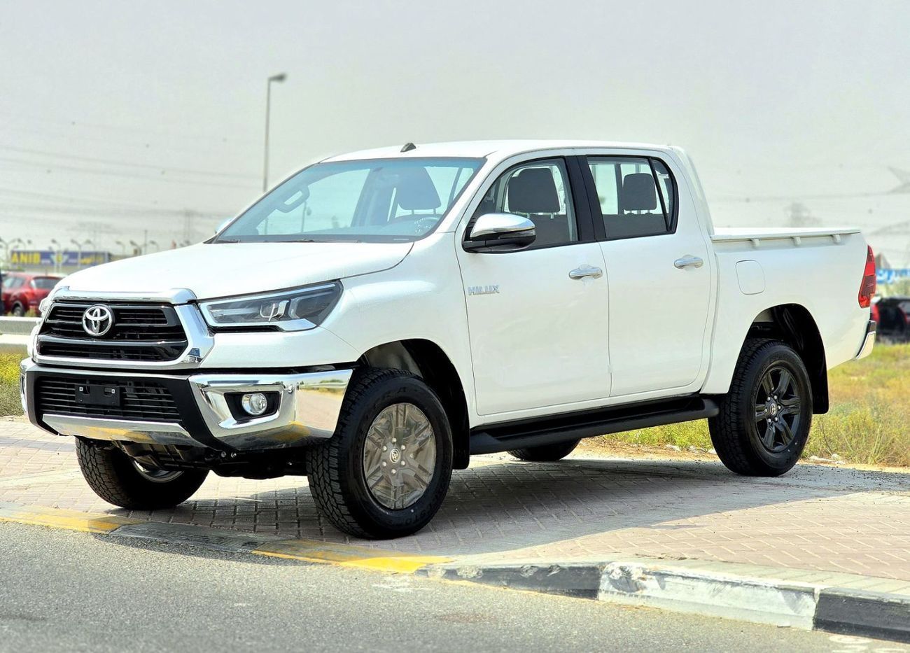 Toyota Hilux TOYOTA HILUX DIESEL 2.4 DOUBLE CABIN - M/T - HIGH OPTIONS - PUSH START - 2025 - WHITE INSIDE RED - N