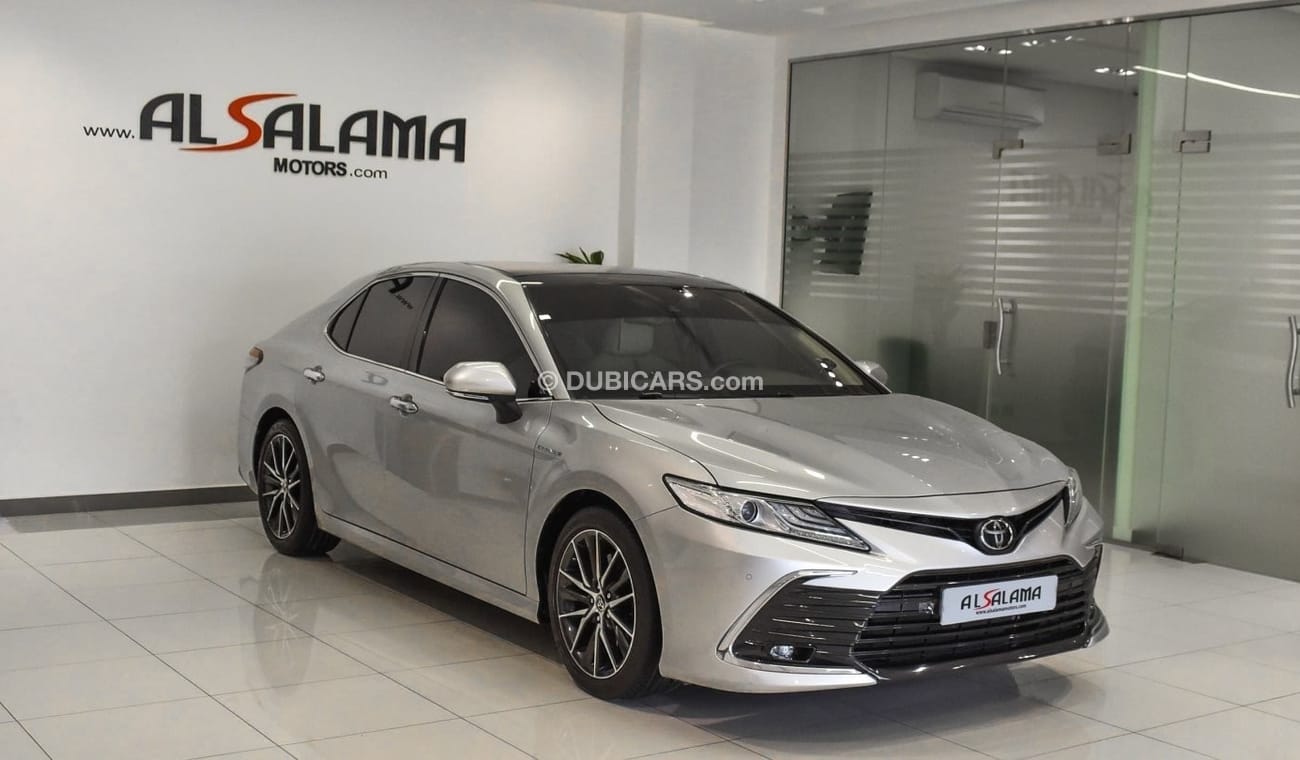 Used Toyota Camry SE+ 2021 for sale in Dubai - 689571