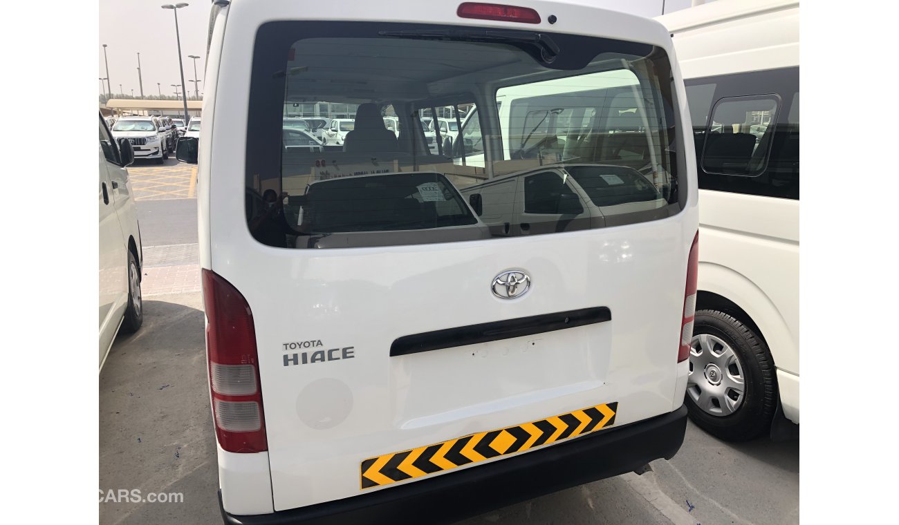 Toyota Hiace Toyota Hiace Bus 13 str,model:2007. excellent condition