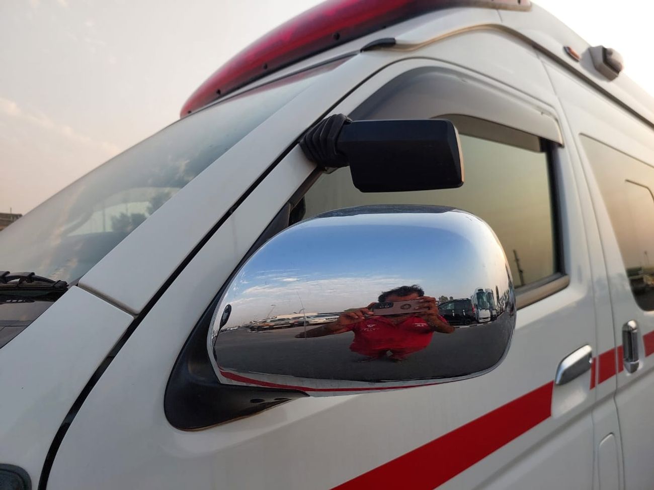 Toyota Hiace TOYOTA HIACE VAN AMBULANCE RHD 2015 MODEL 2.7 L PETROL AUTOMATIC(PM15128)