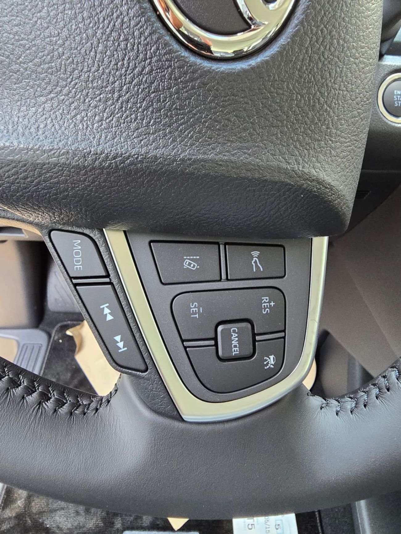 Toyota Granvia 3.5L V6 PETROL PREMIUM  6 SEATER FULL OPTION