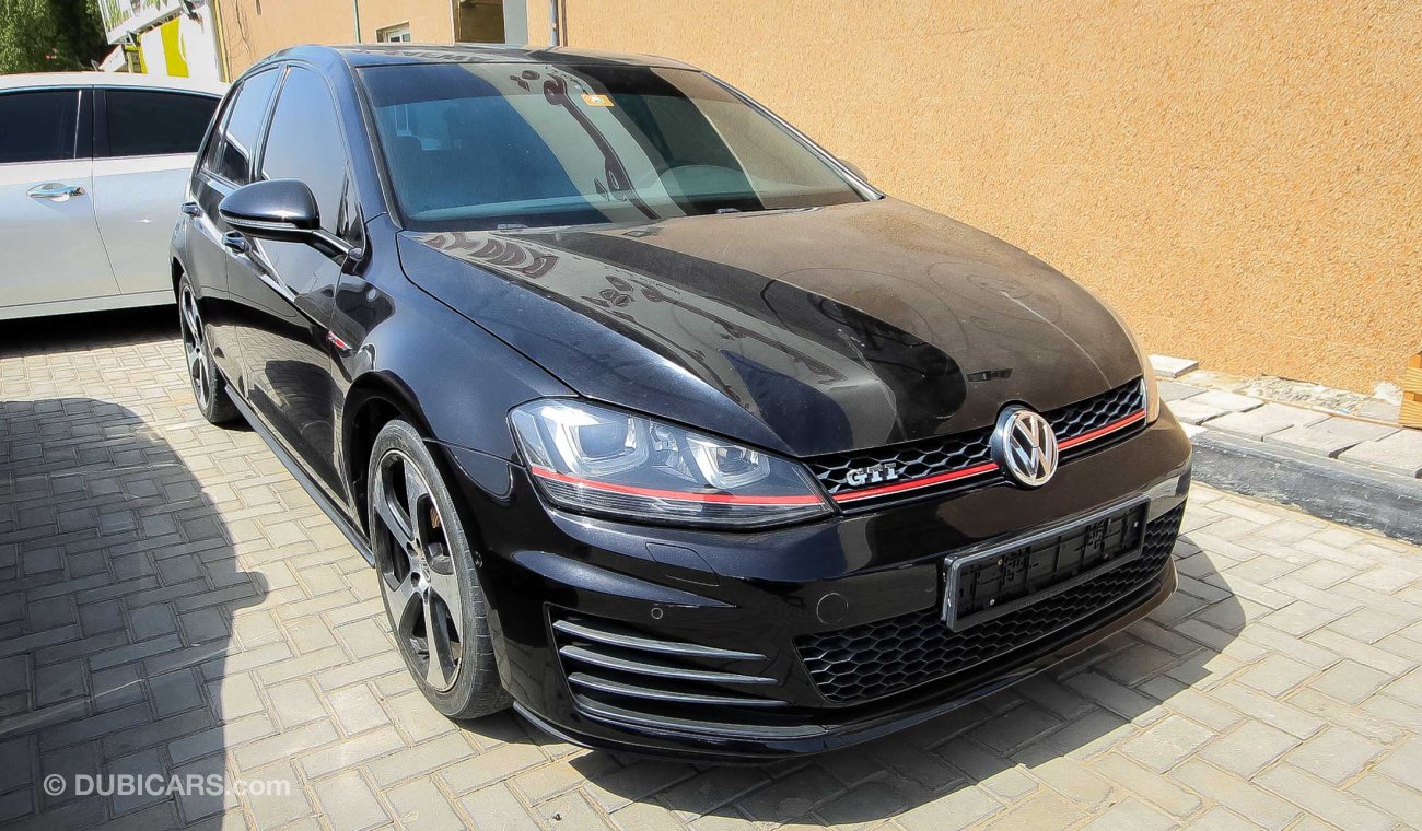 فولكس واجن جولف GTI