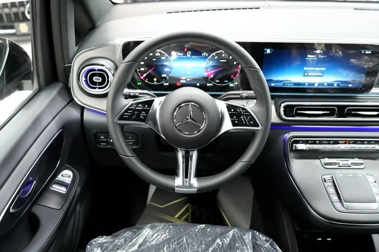 Mercedes Benz V300 V-LINE Mercede-Benz V 300 | GCC 0km | Agency Warranty | 360 View | 64 colors Ambeint Ligh