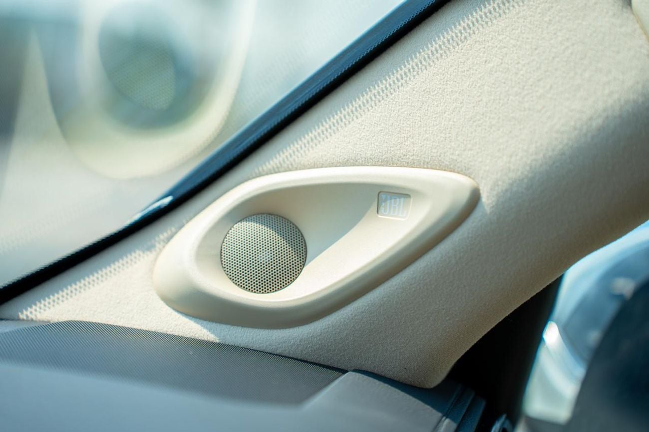 تويوتا لاند كروزر 2025 Toyota Land Cruiser VX 4.0L  V6 Petrol & Features