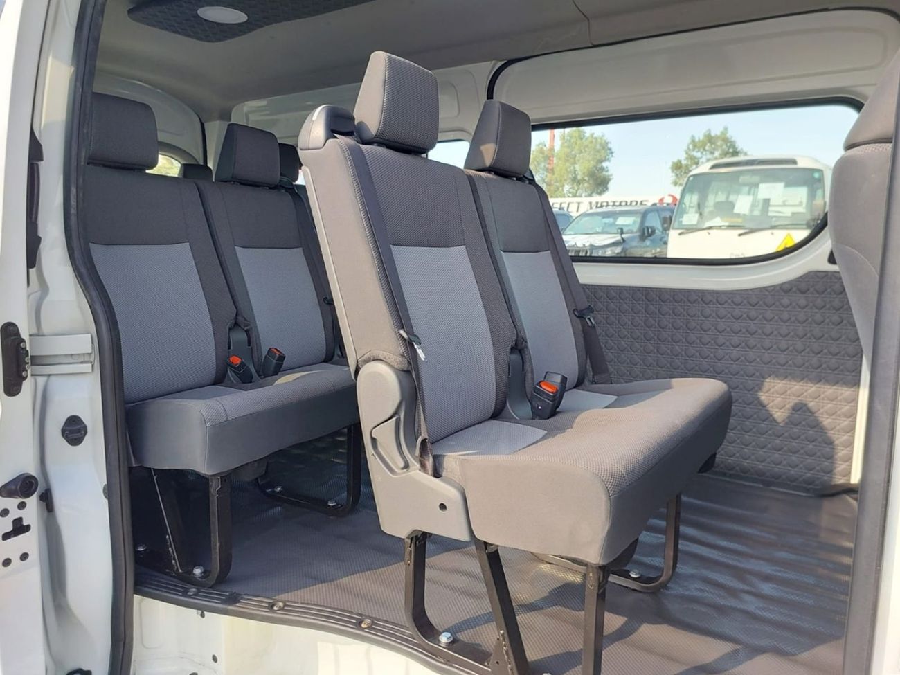 Toyota Hiace (RAMADAN OFFER) TOYOTA HIACE COMMUTER VAN RHD 2023 MODEL 2.8 L DIESEL AUTOMATIC(PM21193)