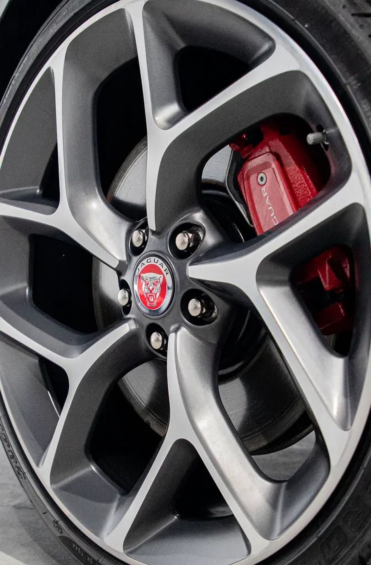 Jaguar XE P 300 Limited Edition