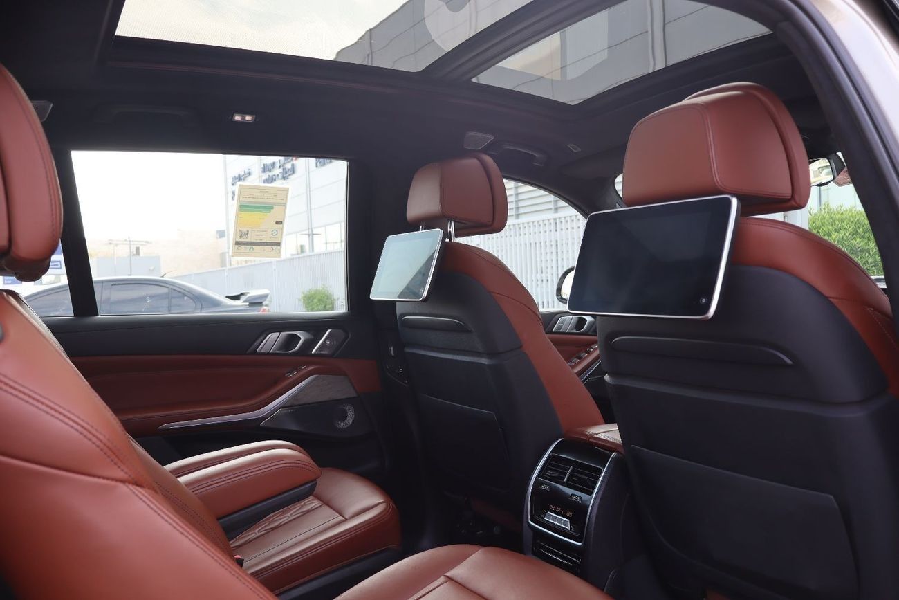 BMW X7 M50i 4.4L (530 HP)