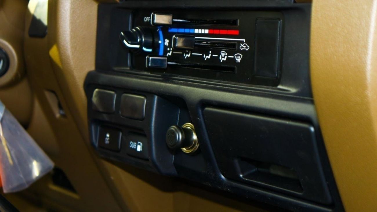 تويوتا لاند كروزر بيك آب SC 2022 | LC 79 - 4.5L V8 DSL M/T SINGLE CAB - POWER WINDOW - EXPORT ONLY