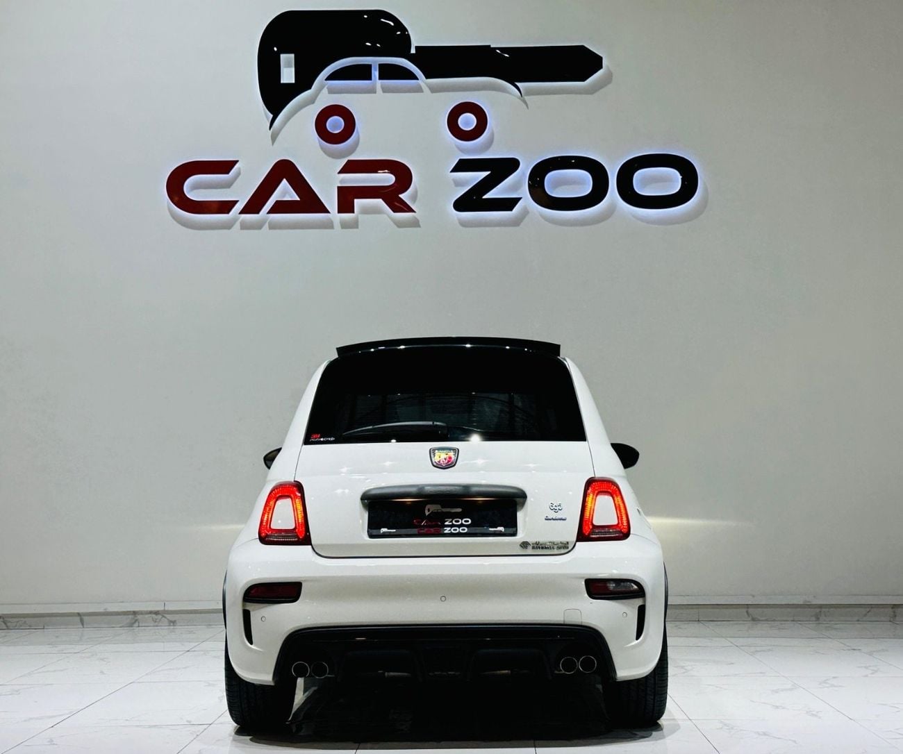 أبارث 695 Turismo