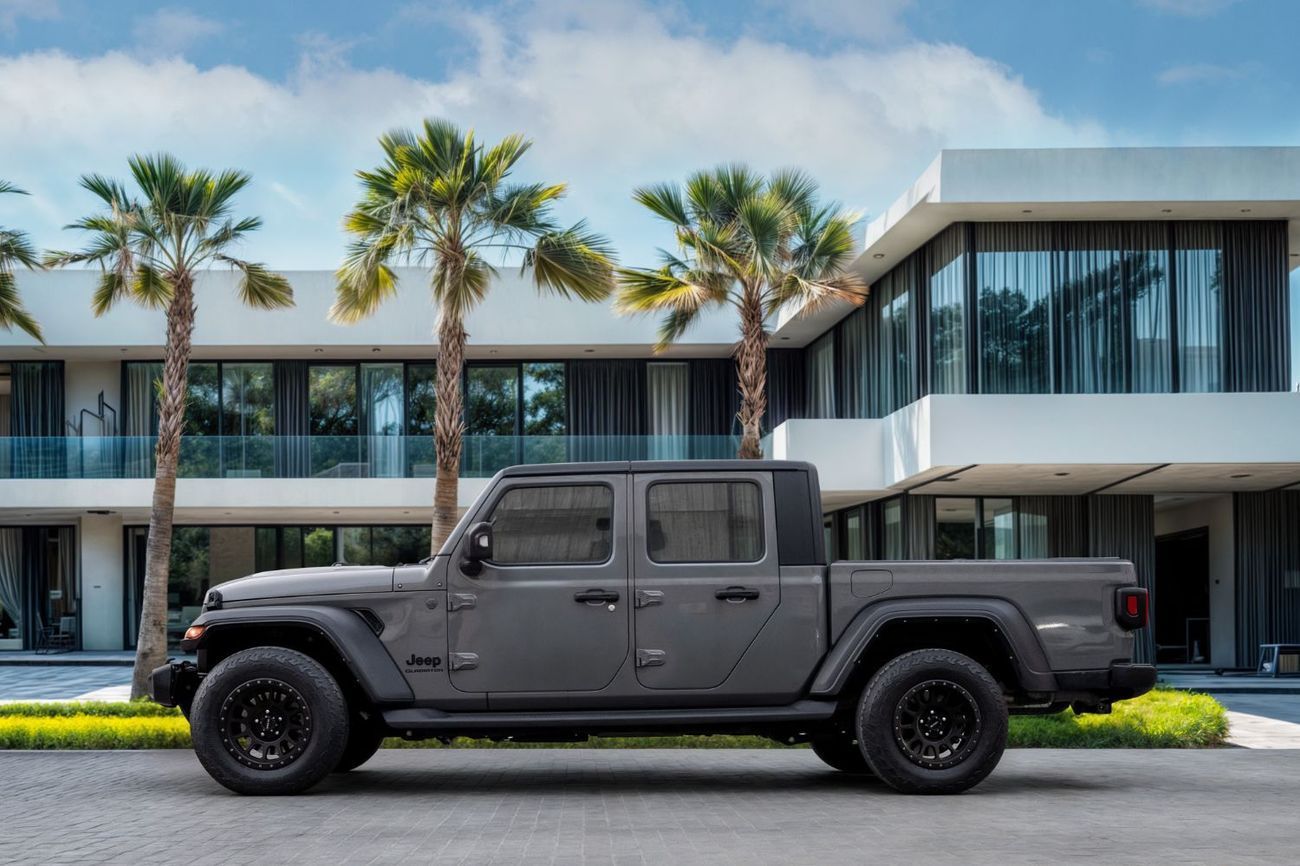 Jeep Gladiator Sport | 2,546 P.M  | 0% Downpayment | Low Km | Pristine!