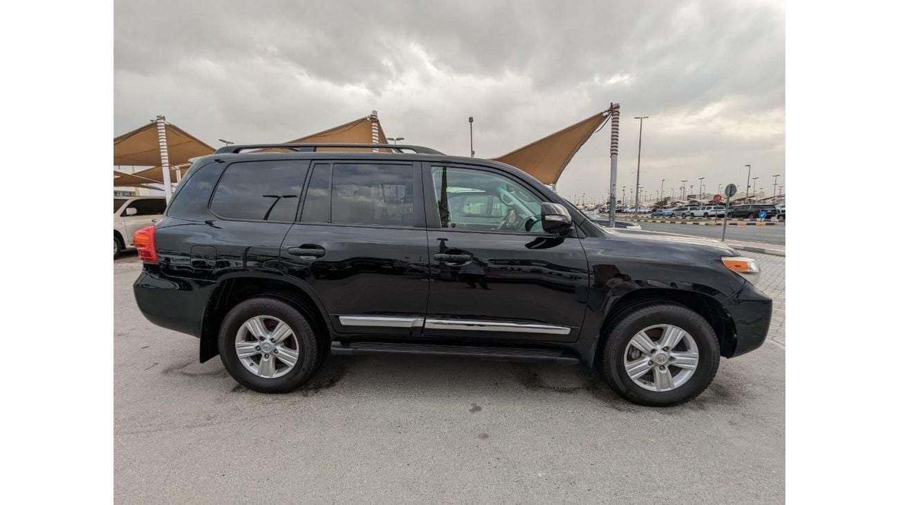 تويوتا لاند كروزر 2015 Toyota Land Cruiser VXR (J200), 5dr SUV, 5.7L 8cyl Petrol, Automatic, Four Wheel Drive American