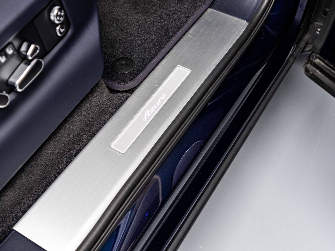 Bentley Bentayga Azure 4.0T The BEST Ramadan Offer in the UAE - Limited Time Only! Bentley Warranty, Low KM's, GCC